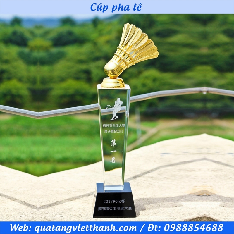 Cúp Cầu Lông kim loại đệm kim cương